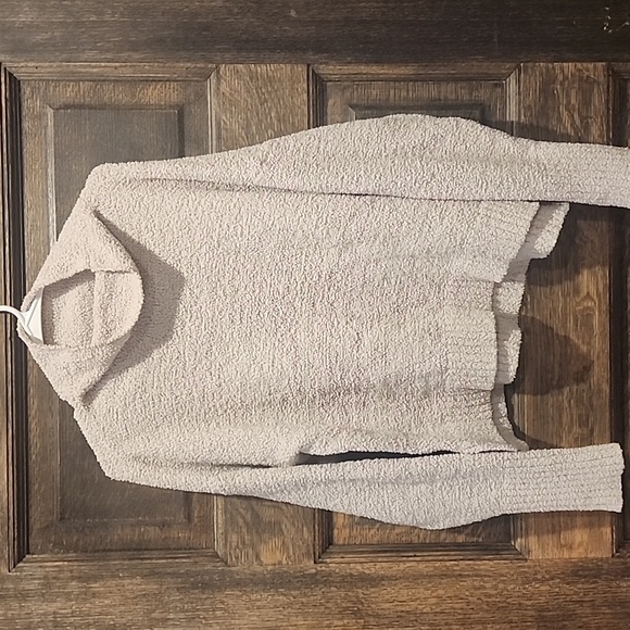 Ugg sweater - Picture 3 of 4